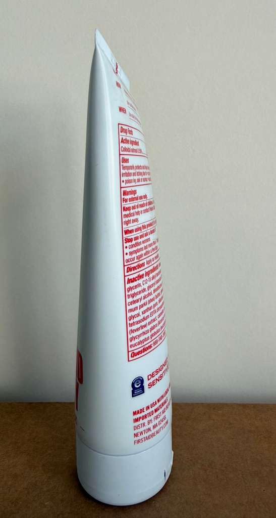 Crema ultra reparadora First Aid Beauty, hidratante facial y corpor...