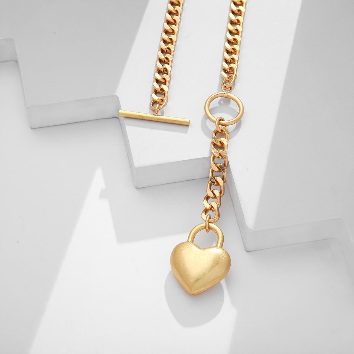 CLASSYZINT Collar con colgante de cabeza de león y moneda de corazó...