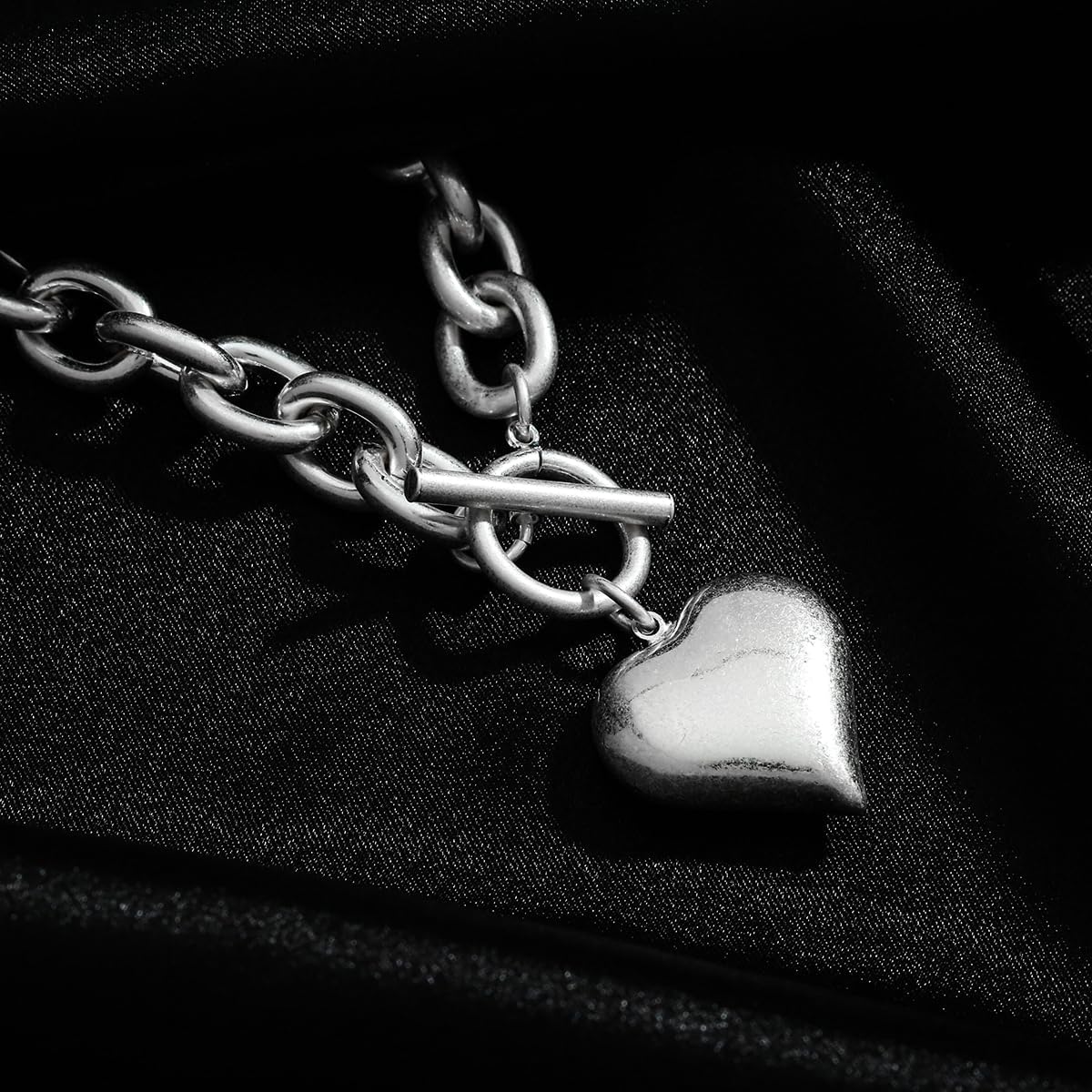 CLASSYZINT Collar con colgante de cabeza de león y moneda de corazó...