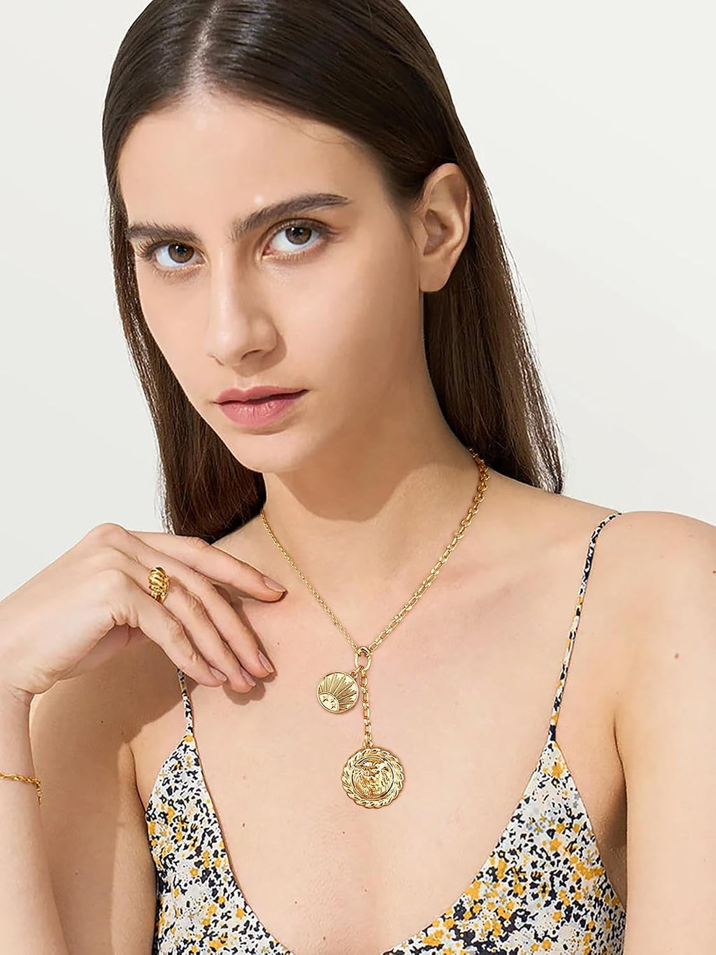 CLASSYZINT Collar con colgante de cabeza de león y moneda de corazó...