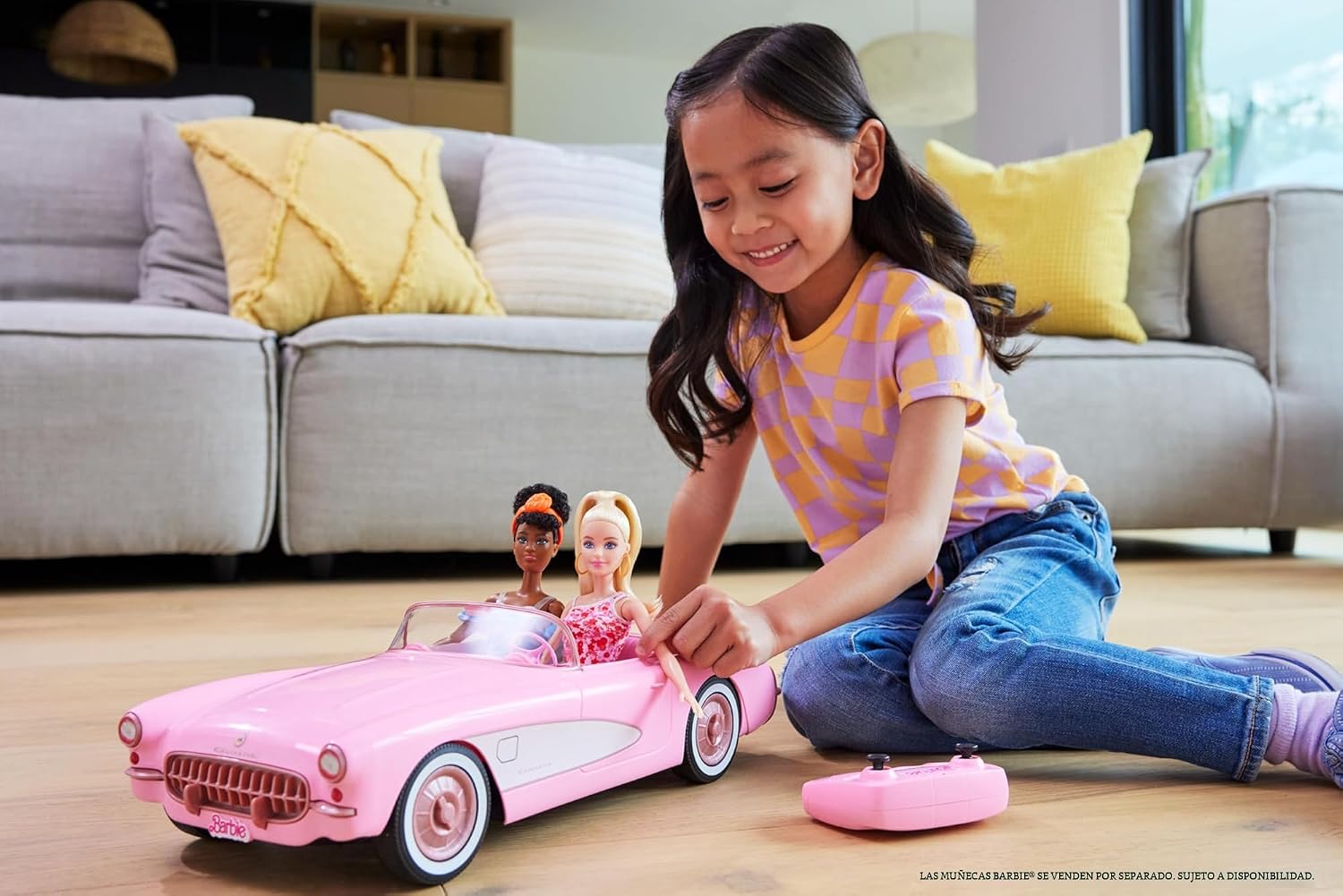 Barbie Hot Wheels RC Corvette from The Movie, auto de juguete con c...