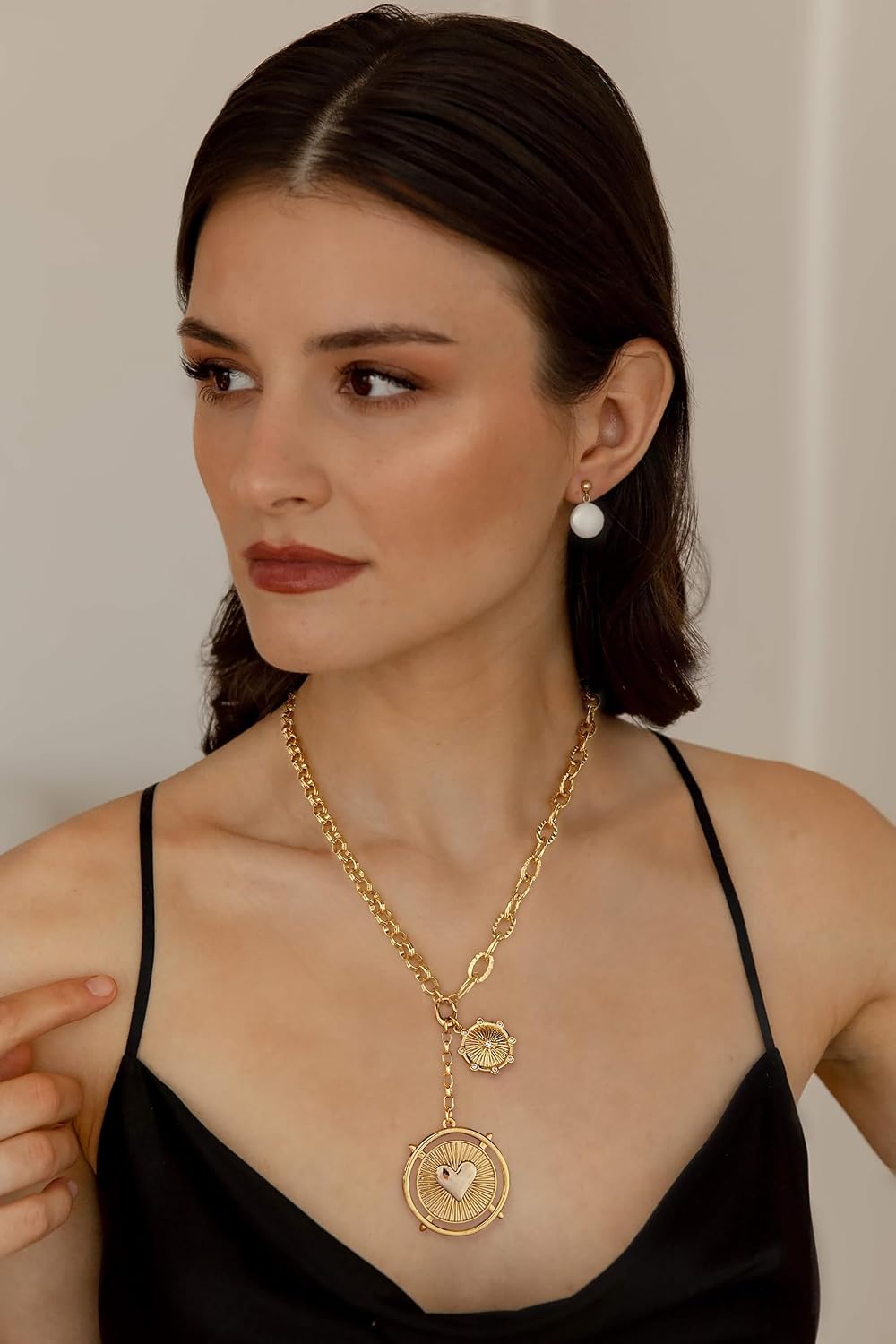 CLASSYZINT Collar con colgante de cabeza de león y moneda de corazó...