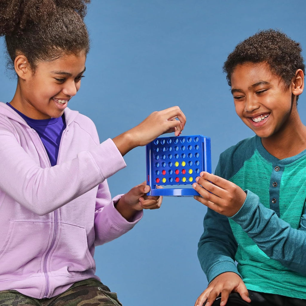 Hasbro Grab and Go! Paquete (paquete de 4), juegos de mesa de viaje...