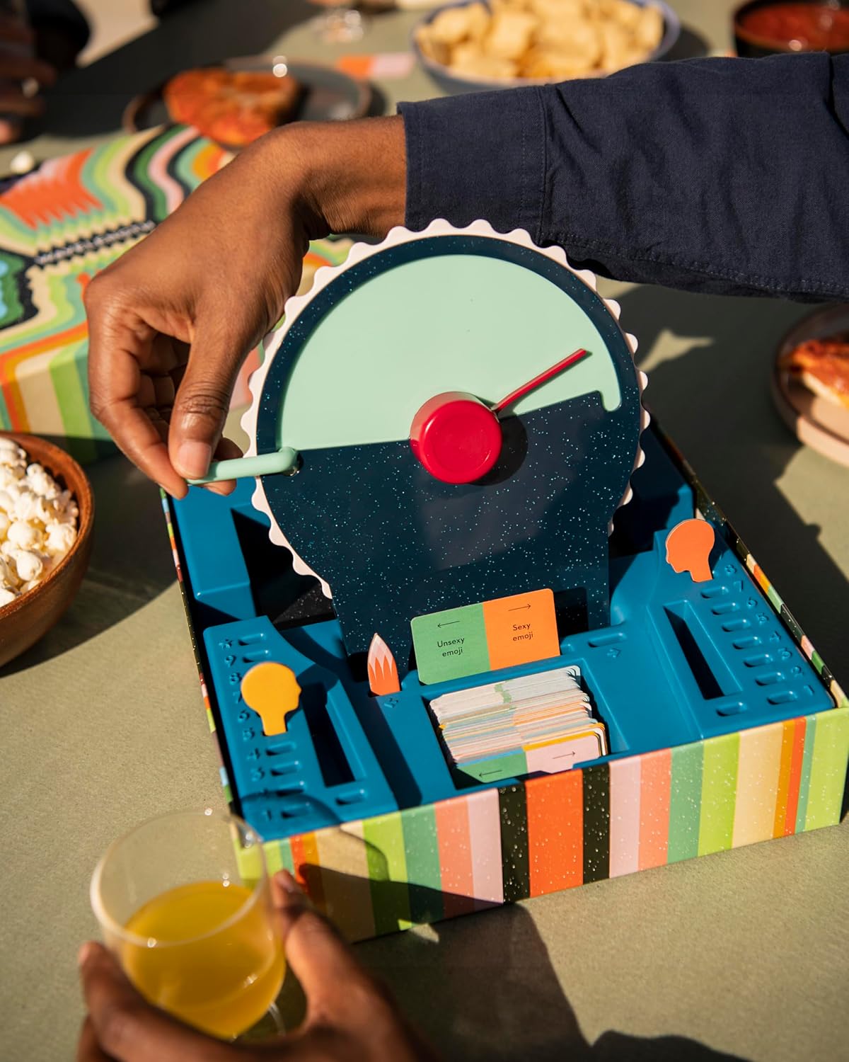 Longitud de onda CMYK: El Juego de Lectura Mental de Fiesta